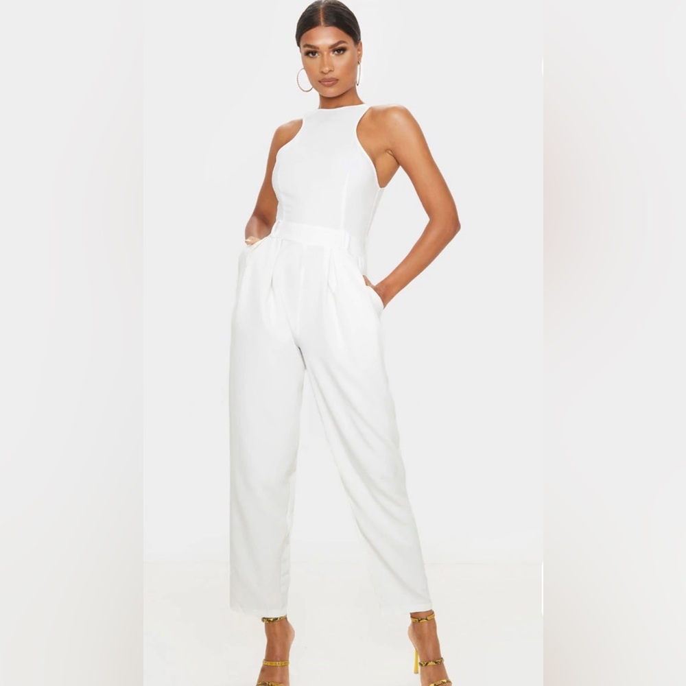 White Back Pocket Detail Racer
Jumpsuit PrettyLittleThing Brand NEW